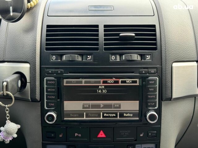 Серый Фольксваген Туарег, объемом двигателя 3 л и пробегом 400 тыс. км за 11890 $, фото 29 на Automoto.ua