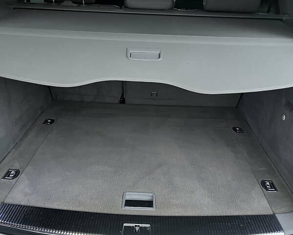 Серый Фольксваген Туарег, объемом двигателя 2.5 л и пробегом 273 тыс. км за 9500 $, фото 9 на Automoto.ua