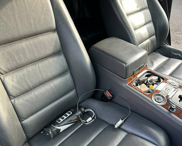 Серый Фольксваген Туарег, объемом двигателя 3 л и пробегом 265 тыс. км за 11500 $, фото 24 на Automoto.ua