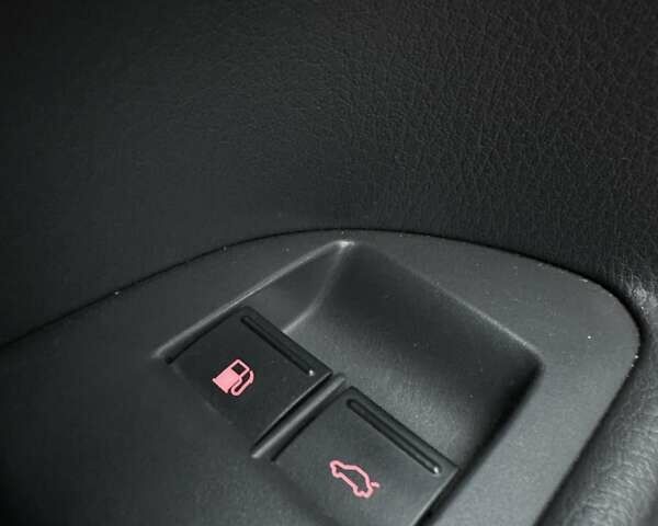 Сірий Фольксваген Туарег, об'ємом двигуна 2.97 л та пробігом 285 тис. км за 13400 $, фото 26 на Automoto.ua