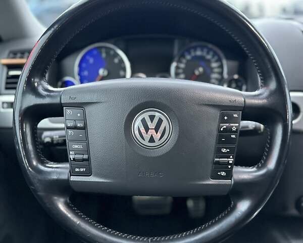 Сірий Фольксваген Туарег, об'ємом двигуна 2.97 л та пробігом 285 тис. км за 13400 $, фото 30 на Automoto.ua