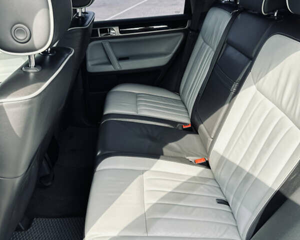 Сірий Фольксваген Туарег, об'ємом двигуна 3 л та пробігом 281 тис. км за 11999 $, фото 20 на Automoto.ua