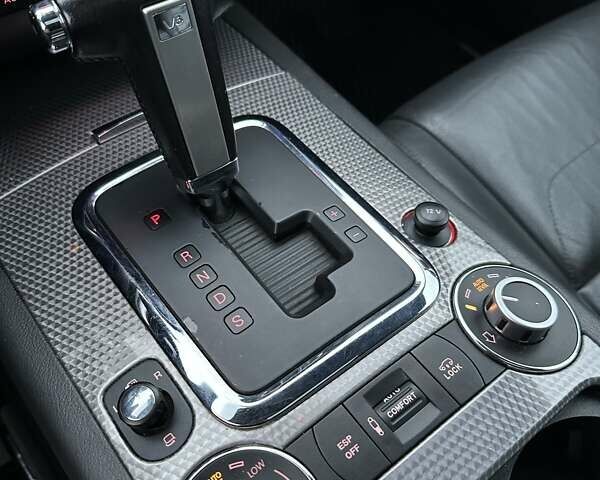 Сірий Фольксваген Туарег, об'ємом двигуна 2.97 л та пробігом 285 тис. км за 13400 $, фото 37 на Automoto.ua