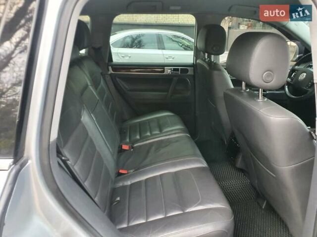 Серый Фольксваген Туарег, объемом двигателя 0 л и пробегом 250 тыс. км за 10199 $, фото 9 на Automoto.ua