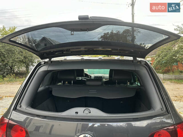 Сірий Фольксваген Туарег, об'ємом двигуна 2.97 л та пробігом 317 тис. км за 14000 $, фото 18 на Automoto.ua