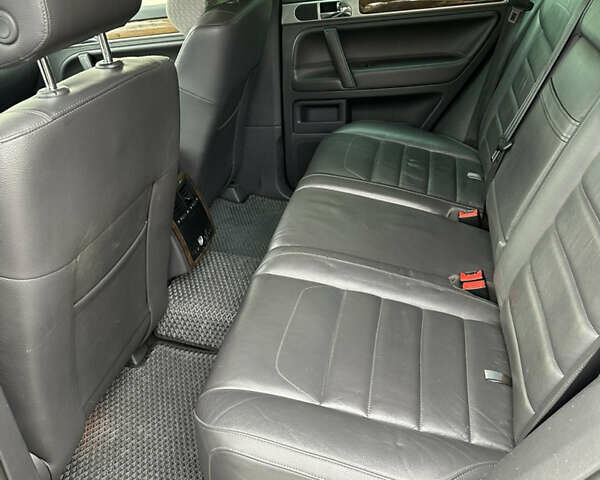 Сірий Фольксваген Туарег, об'ємом двигуна 2.97 л та пробігом 317 тис. км за 14000 $, фото 14 на Automoto.ua