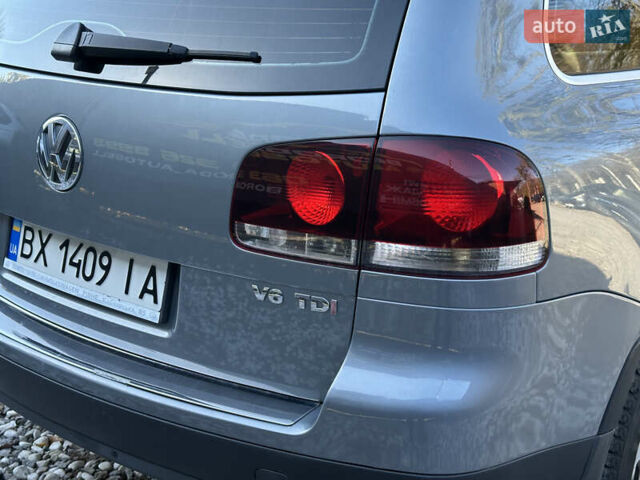 Серый Фольксваген Туарег, объемом двигателя 3 л и пробегом 223 тыс. км за 11400 $, фото 7 на Automoto.ua
