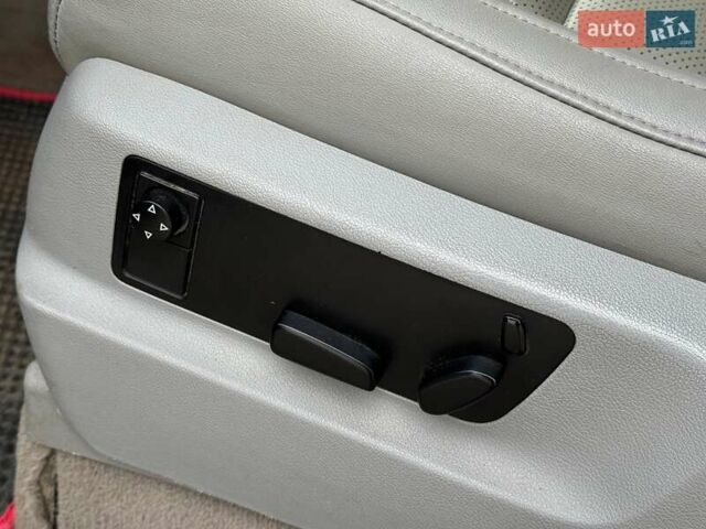 Серый Фольксваген Туарег, объемом двигателя 3 л и пробегом 400 тыс. км за 11890 $, фото 15 на Automoto.ua