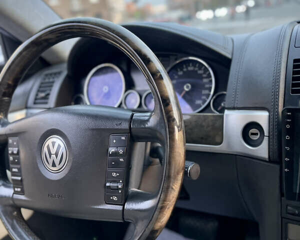 Сірий Фольксваген Туарег, об'ємом двигуна 3.6 л та пробігом 197 тис. км за 10700 $, фото 44 на Automoto.ua