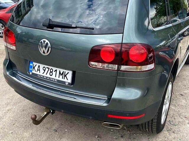 Сірий Фольксваген Туарег, об'ємом двигуна 3 л та пробігом 357 тис. км за 6800 $, фото 6 на Automoto.ua