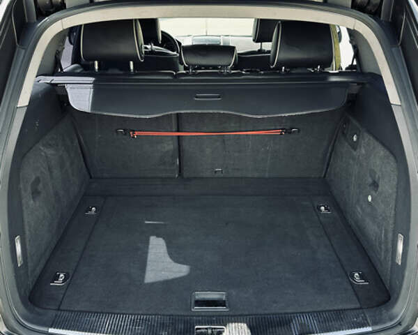 Сірий Фольксваген Туарег, об'ємом двигуна 3 л та пробігом 281 тис. км за 11999 $, фото 4 на Automoto.ua