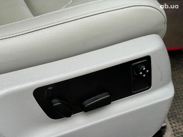 Серый Фольксваген Туарег, объемом двигателя 3 л и пробегом 400 тыс. км за 11890 $, фото 25 на Automoto.ua