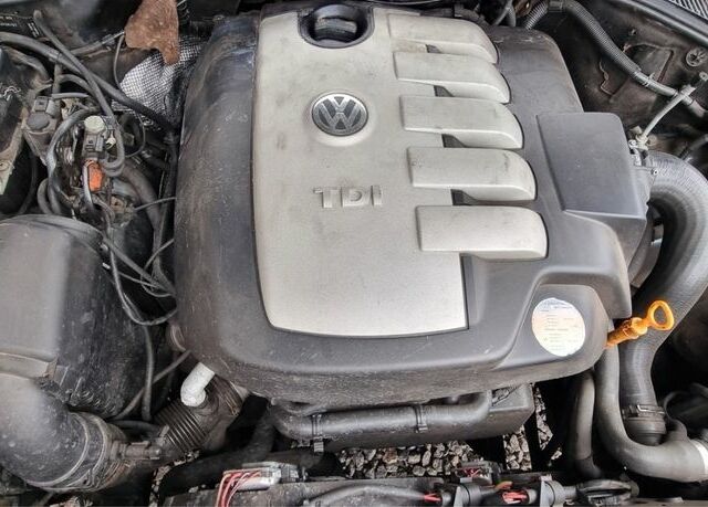 Серый Фольксваген Туарег, объемом двигателя 2.5 л и пробегом 296 тыс. км за 6200 $, фото 12 на Automoto.ua