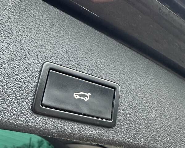 Сірий Фольксваген Туарег, об'ємом двигуна 2.97 л та пробігом 285 тис. км за 13400 $, фото 14 на Automoto.ua