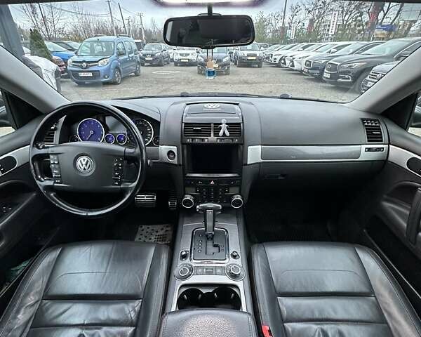 Сірий Фольксваген Туарег, об'ємом двигуна 2.97 л та пробігом 285 тис. км за 13400 $, фото 27 на Automoto.ua