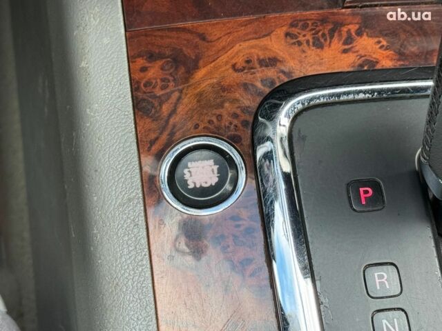 Серый Фольксваген Туарег, объемом двигателя 3 л и пробегом 400 тыс. км за 11890 $, фото 33 на Automoto.ua