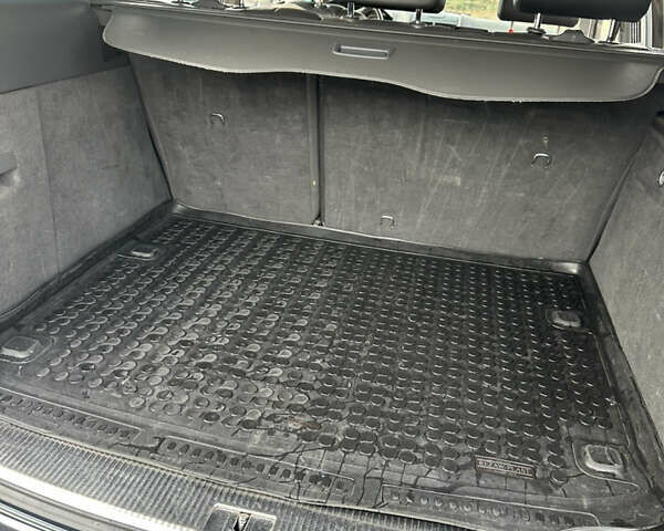 Серый Фольксваген Туарег, объемом двигателя 3 л и пробегом 265 тыс. км за 11500 $, фото 37 на Automoto.ua