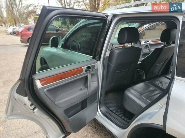 Серый Фольксваген Туарег, объемом двигателя 0 л и пробегом 250 тыс. км за 10199 $, фото 23 на Automoto.ua