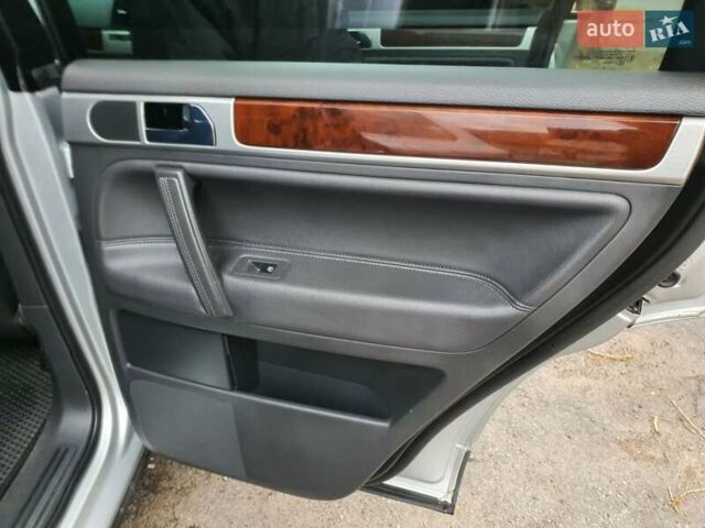 Серый Фольксваген Туарег, объемом двигателя 0 л и пробегом 250 тыс. км за 10199 $, фото 18 на Automoto.ua