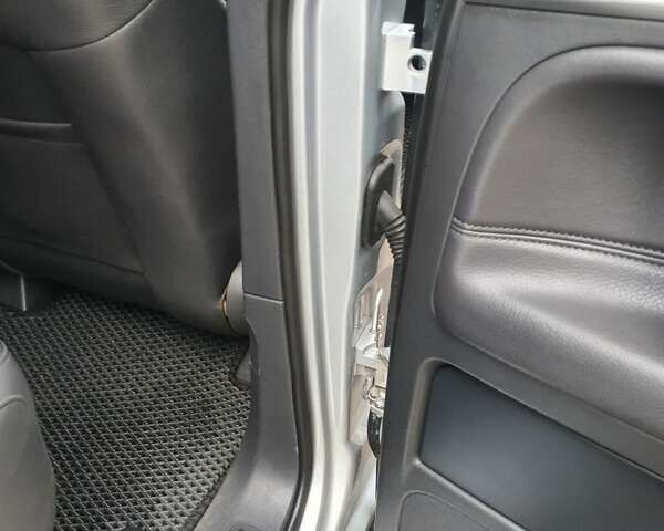 Серый Фольксваген Туарег, объемом двигателя 0 л и пробегом 250 тыс. км за 10199 $, фото 19 на Automoto.ua