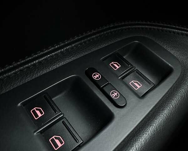 Сірий Фольксваген Туарег, об'ємом двигуна 2.97 л та пробігом 285 тис. км за 13400 $, фото 34 на Automoto.ua