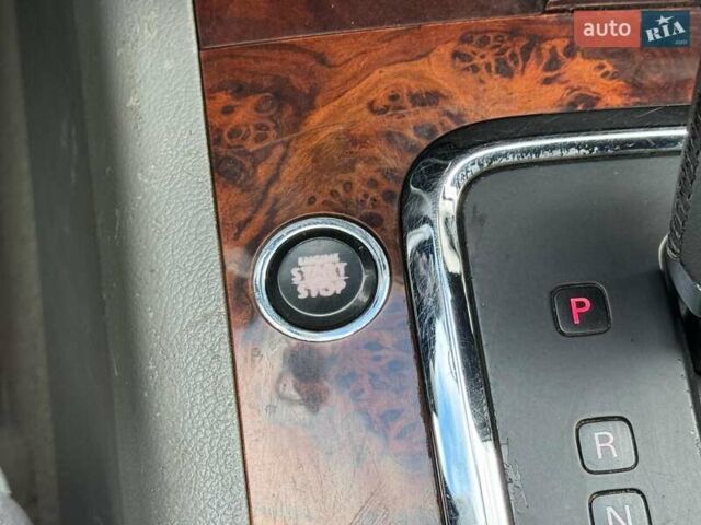 Серый Фольксваген Туарег, объемом двигателя 3 л и пробегом 400 тыс. км за 11890 $, фото 33 на Automoto.ua