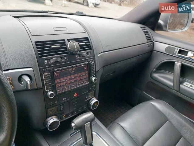 Сірий Фольксваген Туарег, об'ємом двигуна 3 л та пробігом 270 тис. км за 12500 $, фото 5 на Automoto.ua