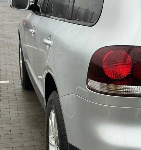 Серый Фольксваген Туарег, объемом двигателя 3 л и пробегом 266 тыс. км за 14000 $, фото 8 на Automoto.ua