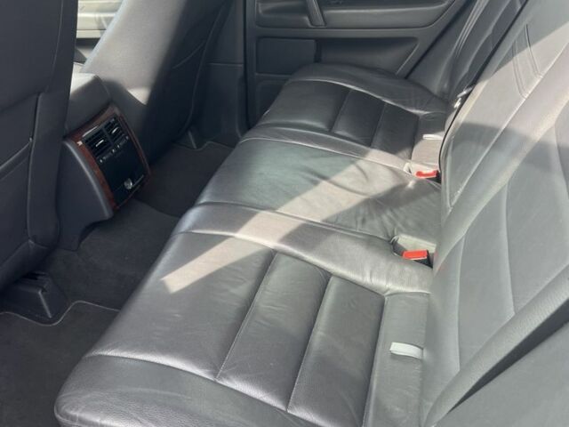 Серый Фольксваген Туарег, объемом двигателя 0 л и пробегом 180 тыс. км за 15800 $, фото 3 на Automoto.ua