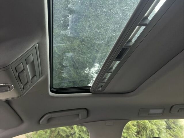 Серый Фольксваген Туарег, объемом двигателя 0 л и пробегом 180 тыс. км за 15800 $, фото 5 на Automoto.ua