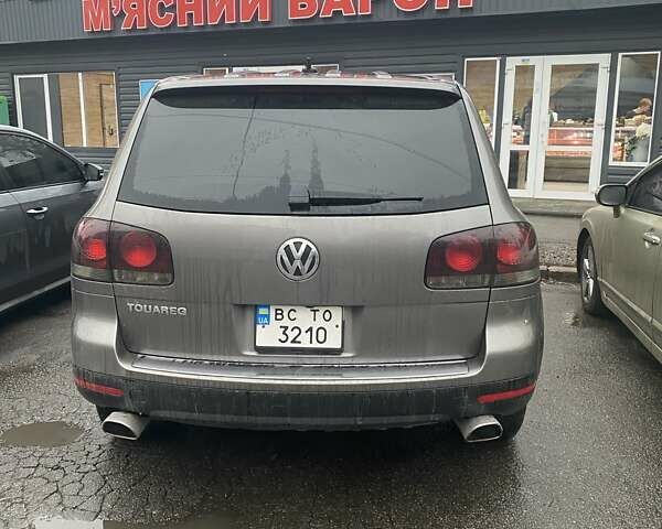 Серый Фольксваген Туарег, объемом двигателя 3.6 л и пробегом 290 тыс. км за 9700 $, фото 1 на Automoto.ua