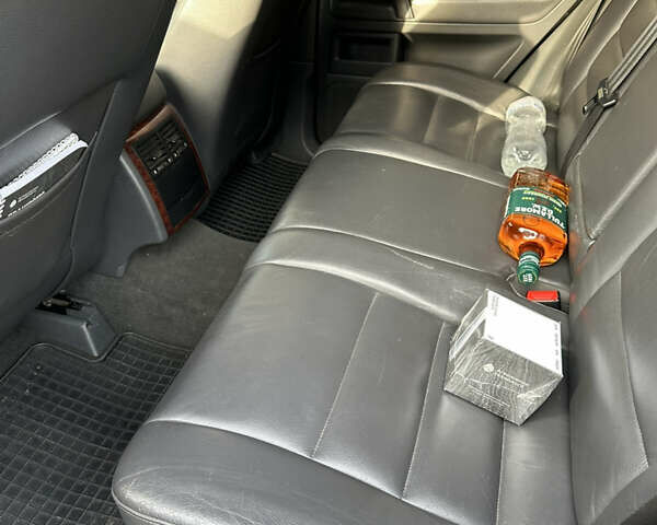 Серый Фольксваген Туарег, объемом двигателя 3 л и пробегом 265 тыс. км за 11500 $, фото 29 на Automoto.ua