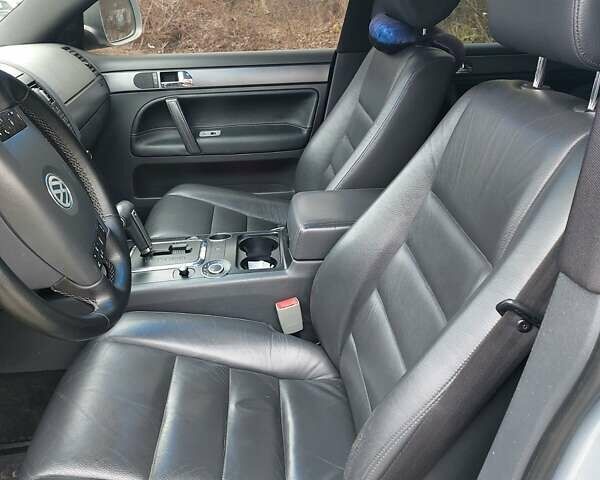 Сірий Фольксваген Туарег, об'ємом двигуна 3 л та пробігом 270 тис. км за 12500 $, фото 6 на Automoto.ua