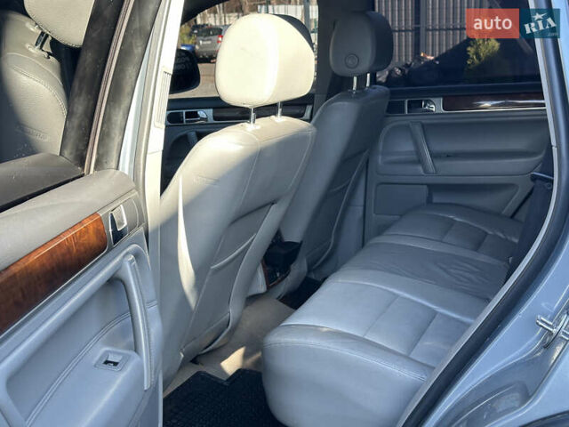 Серый Фольксваген Туарег, объемом двигателя 3 л и пробегом 222 тыс. км за 11400 $, фото 12 на Automoto.ua