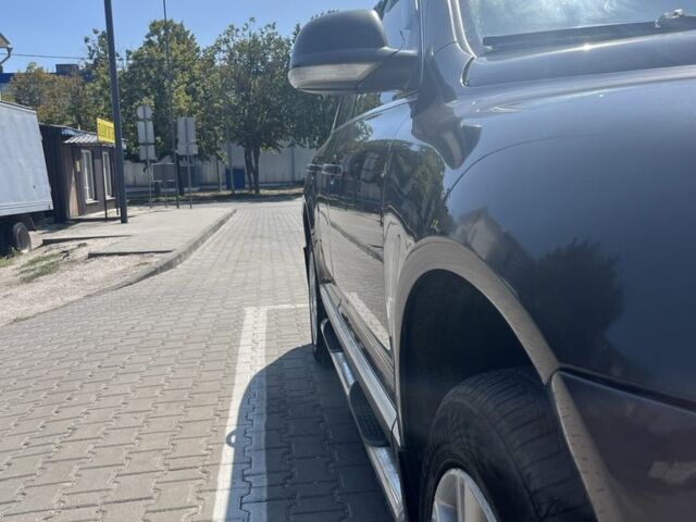 Сірий Фольксваген Туарег, об'ємом двигуна 3 л та пробігом 305 тис. км за 12500 $, фото 3 на Automoto.ua