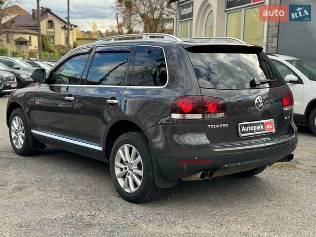 Серый Фольксваген Туарег, объемом двигателя 3 л и пробегом 400 тыс. км за 11890 $, фото 7 на Automoto.ua