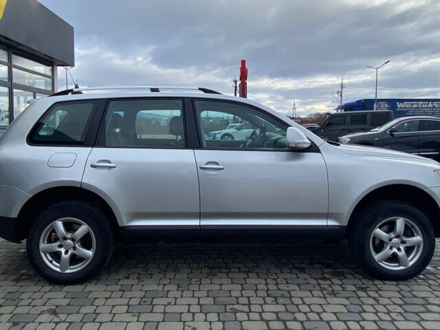 Серый Фольксваген Туарег, объемом двигателя 2.5 л и пробегом 277 тыс. км за 10500 $, фото 7 на Automoto.ua