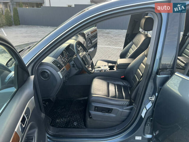 Серый Фольксваген Туарег, объемом двигателя 3 л и пробегом 260 тыс. км за 6599 $, фото 10 на Automoto.ua