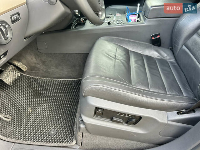 Серый Фольксваген Туарег, объемом двигателя 3 л и пробегом 296 тыс. км за 13550 $, фото 8 на Automoto.ua