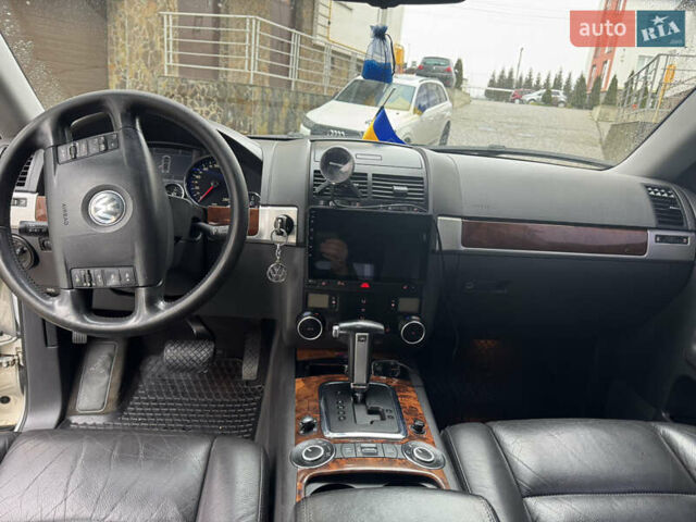 Серый Фольксваген Туарег, объемом двигателя 3 л и пробегом 369 тыс. км за 12500 $, фото 11 на Automoto.ua