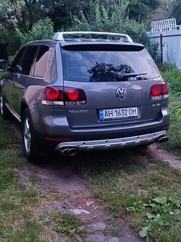 Серый Фольксваген Туарег, объемом двигателя 3 л и пробегом 93 тыс. км за 15000 $, фото 7 на Automoto.ua