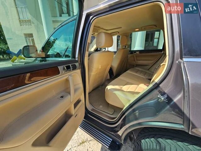 Серый Фольксваген Туарег, объемом двигателя 3 л и пробегом 187 тыс. км за 15500 $, фото 13 на Automoto.ua