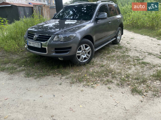 Серый Фольксваген Туарег, объемом двигателя 3 л и пробегом 332 тыс. км за 11600 $, фото 2 на Automoto.ua