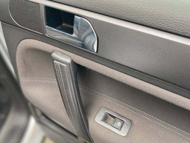 Серый Фольксваген Туарег, объемом двигателя 2.5 л и пробегом 277 тыс. км за 10500 $, фото 26 на Automoto.ua