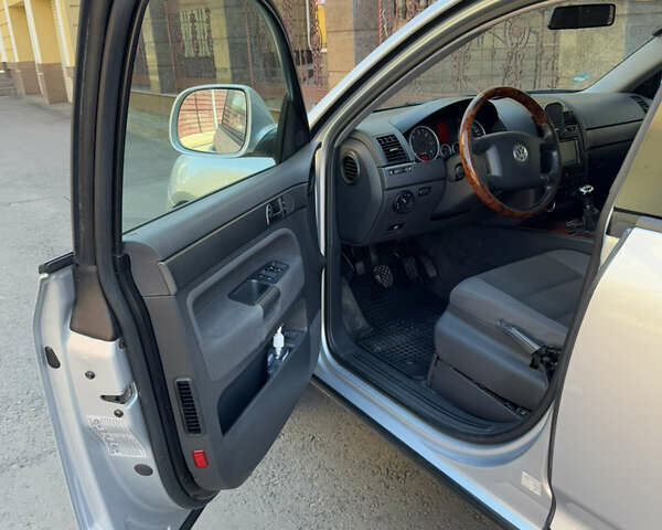 Фольксваген Туарег 2009 в Одессе на Automoto.ua Серый Фольксваген Туарег, объемом двигателя 2.5 л и пробегом 289 тыс. км за 8700 $, фото 16 на Automoto.ua