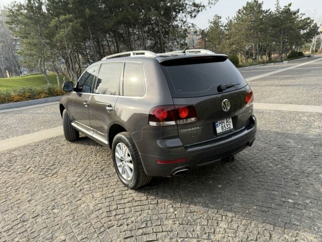 Серый Фольксваген Туарег, объемом двигателя 3 л и пробегом 157 тыс. км за 11500 $, фото 5 на Automoto.ua