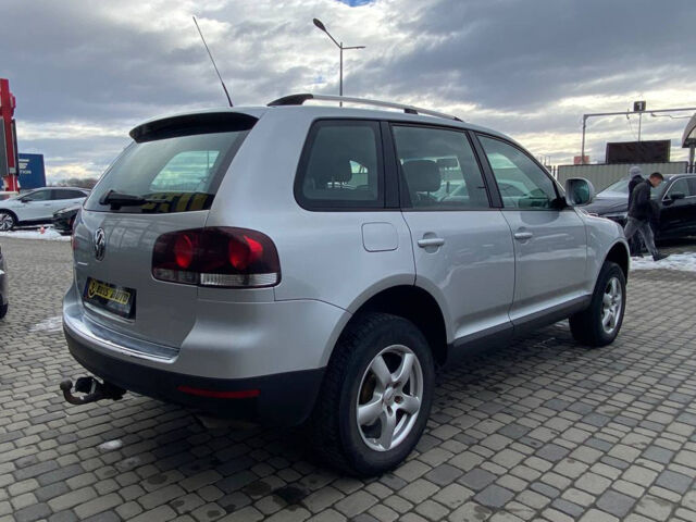 Серый Фольксваген Туарег, объемом двигателя 2.5 л и пробегом 277 тыс. км за 10500 $, фото 6 на Automoto.ua