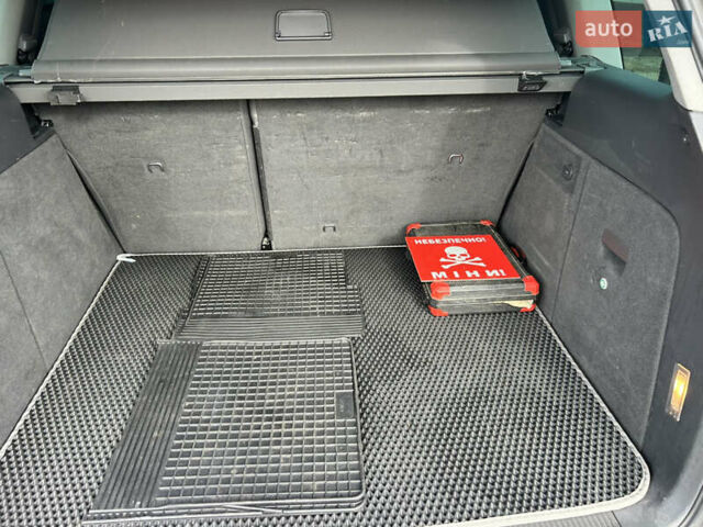 Серый Фольксваген Туарег, объемом двигателя 3 л и пробегом 296 тыс. км за 13550 $, фото 32 на Automoto.ua