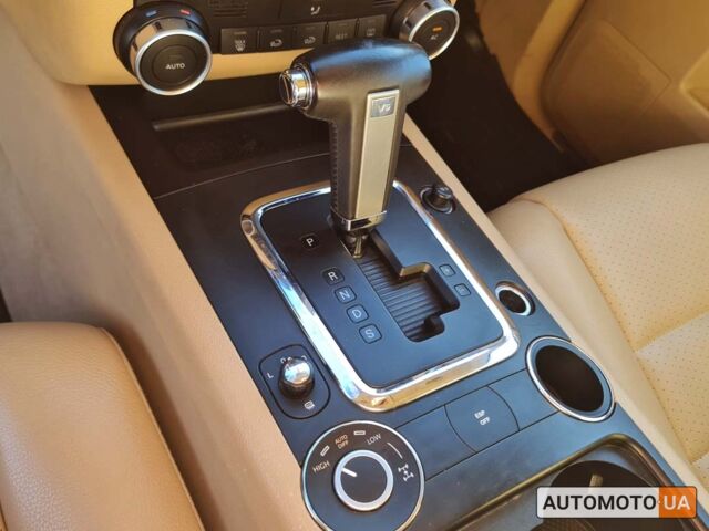 Серый Фольксваген Туарег, объемом двигателя 3 л и пробегом 299 тыс. км за 14000 $, фото 10 на Automoto.ua