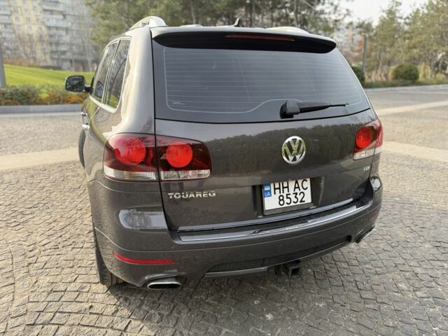 Серый Фольксваген Туарег, объемом двигателя 3 л и пробегом 157 тыс. км за 11500 $, фото 7 на Automoto.ua